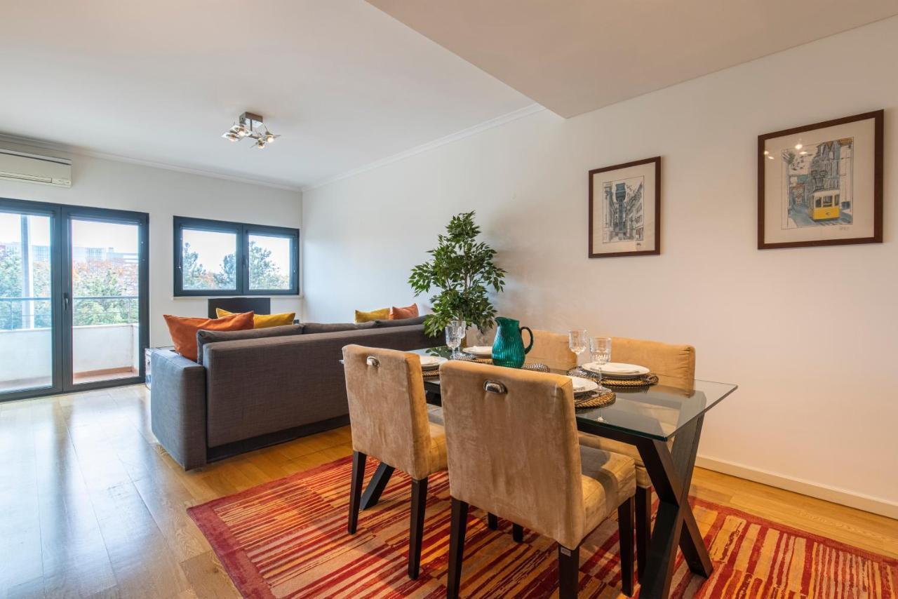 Fancy Apartment W/Metro At Doorstep By Lovelystay Лиссабон Экстерьер фото